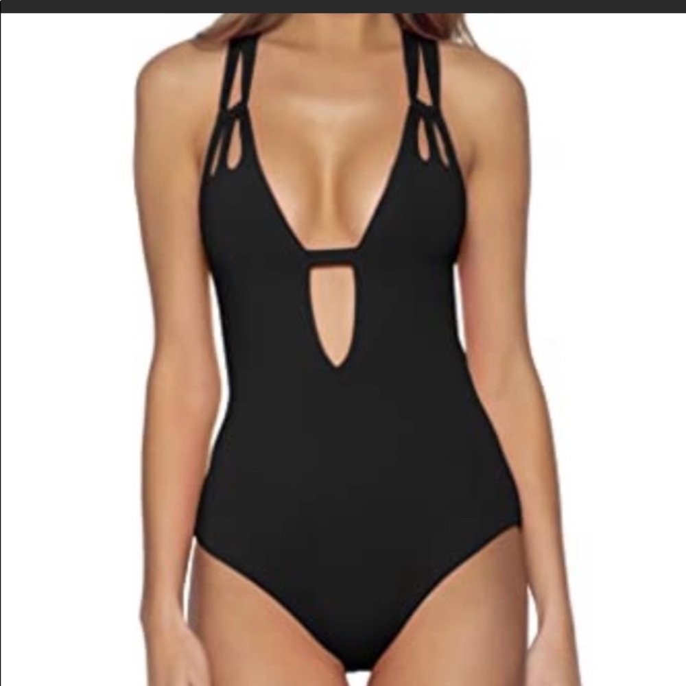 ‼️NEW‼️Becca Black One Piece Swimsuit